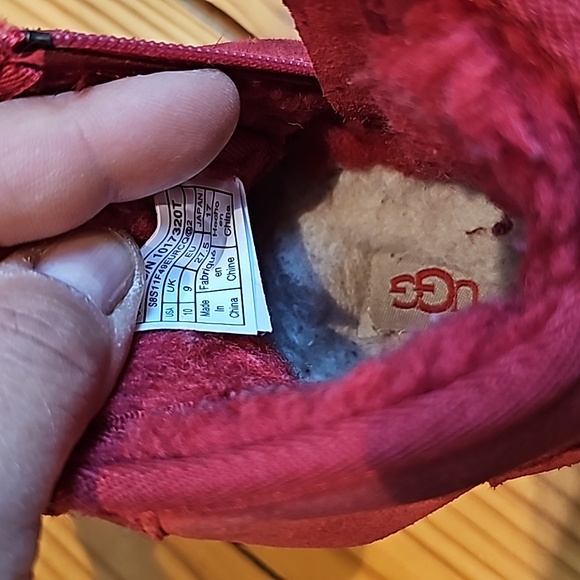 Ugg Neumel II Boot, Red, Toddler Size 10 - Picture 6 of 7